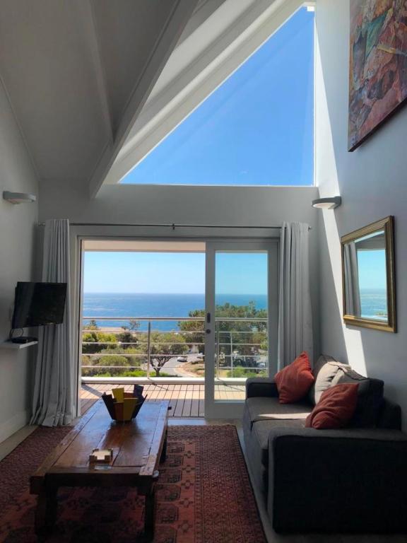 Bright Camps Bay Loft With Stunning Views And Shared Pool Apartman Fokváros Kültér fotó