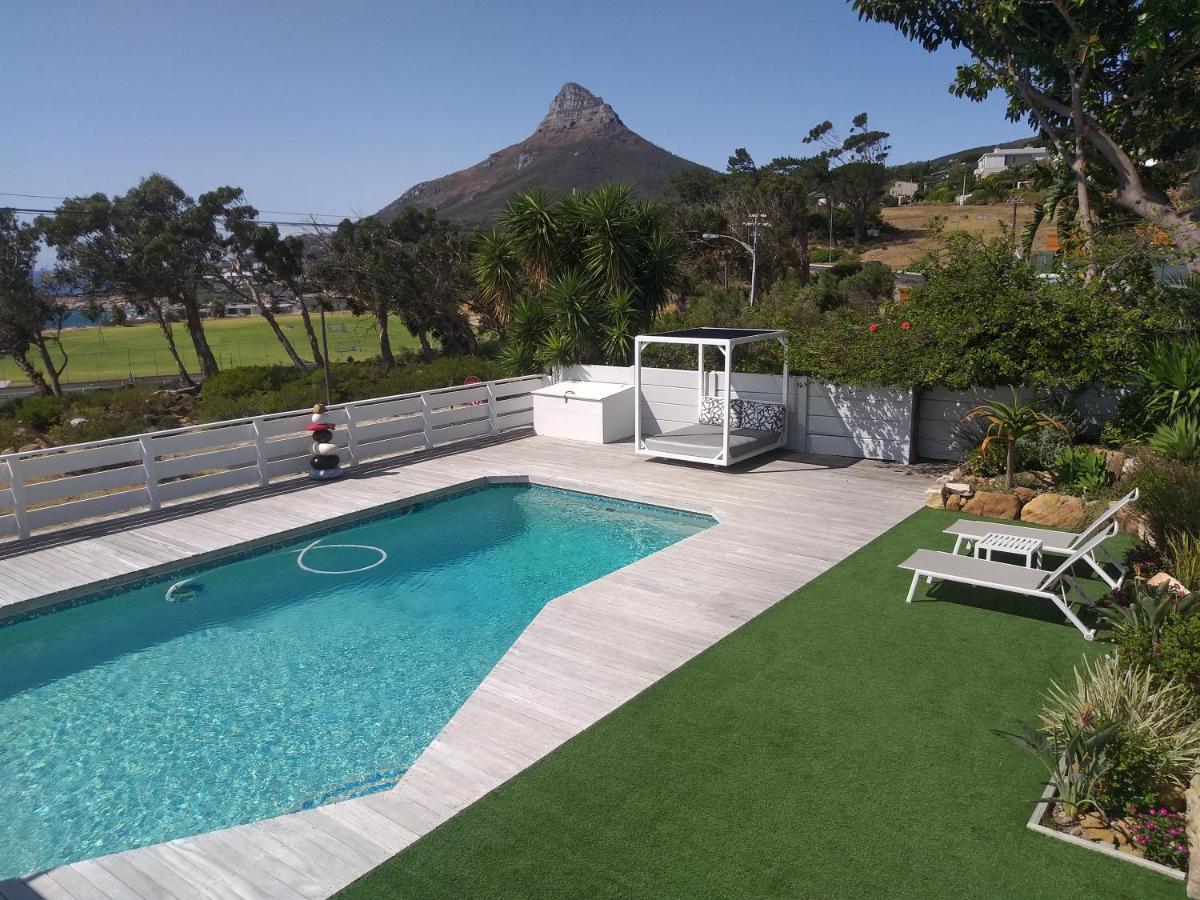 Bright Camps Bay Loft With Stunning Views And Shared Pool Apartman Fokváros Kültér fotó